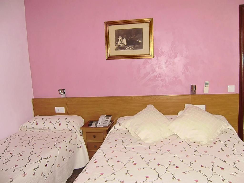 Hostal Miguel Angel Madryt Zewnętrze zdjęcie
