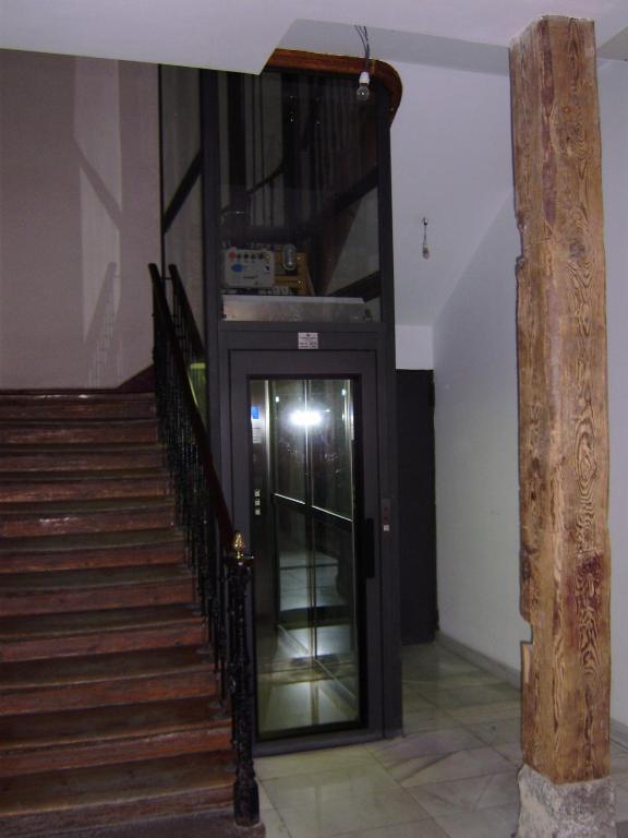 Hostal Miguel Angel Madryt Zewnętrze zdjęcie